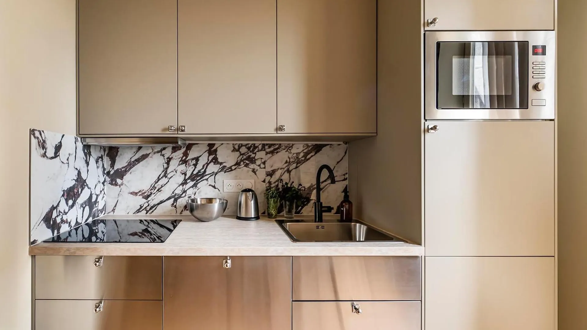 Appartements Lake 3 - Duke Housing Creteil 0*,  France